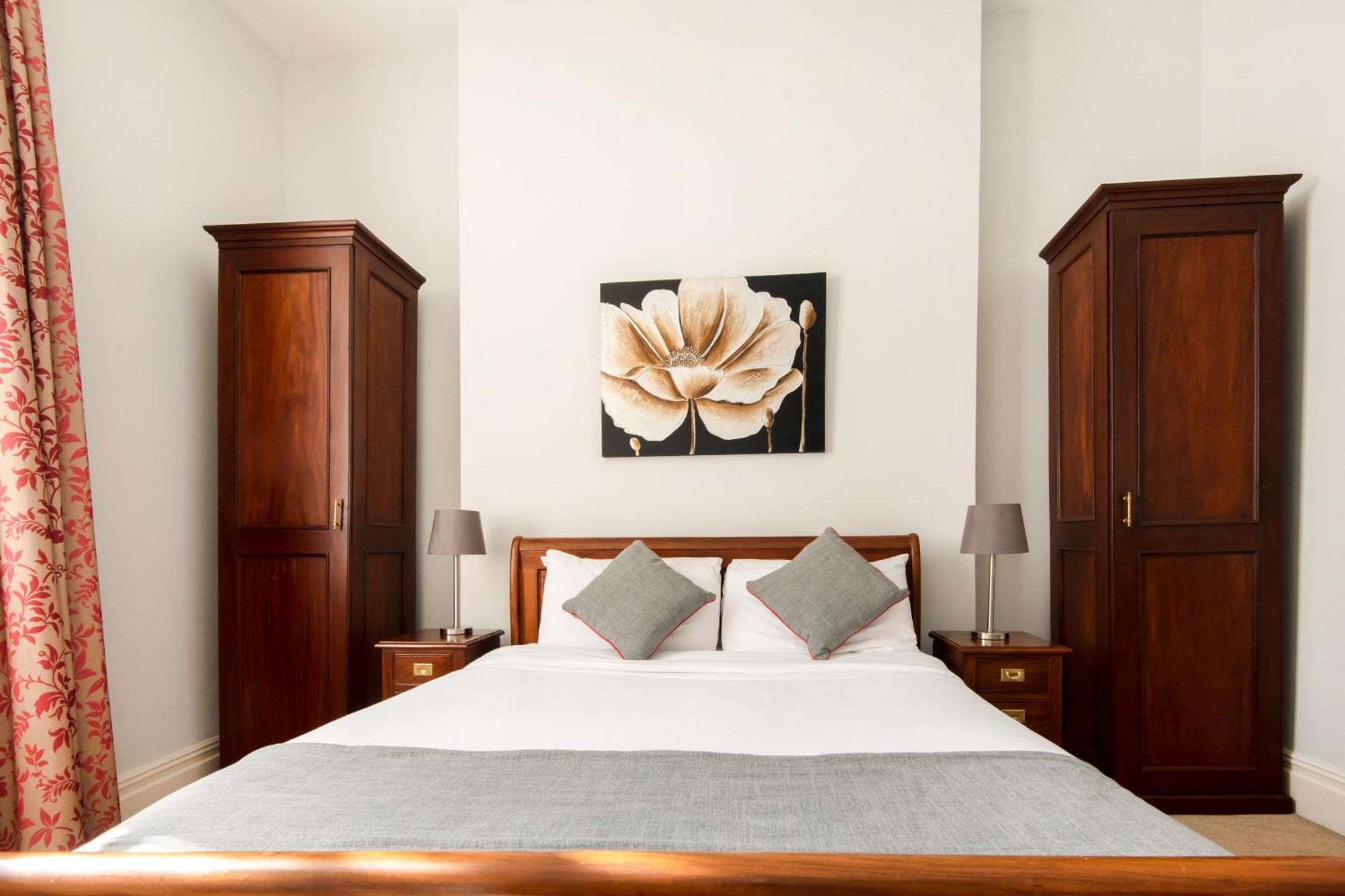 Oyo The Regency, Clifton Bristol Hotel Bagian luar foto