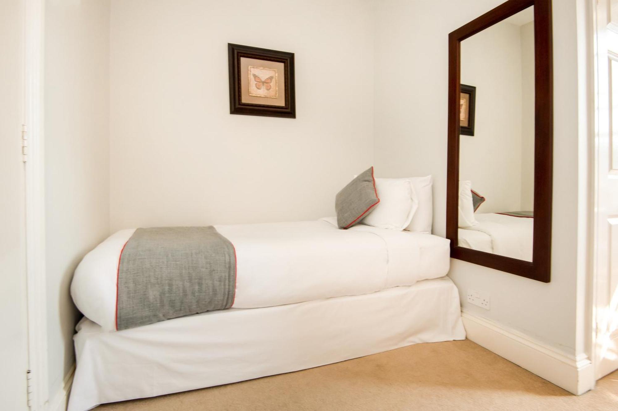 Oyo The Regency, Clifton Bristol Hotel Bagian luar foto