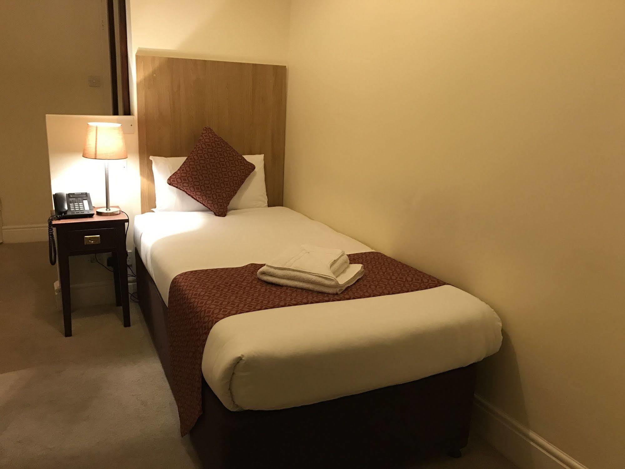Oyo The Regency, Clifton Bristol Hotel Bagian luar foto